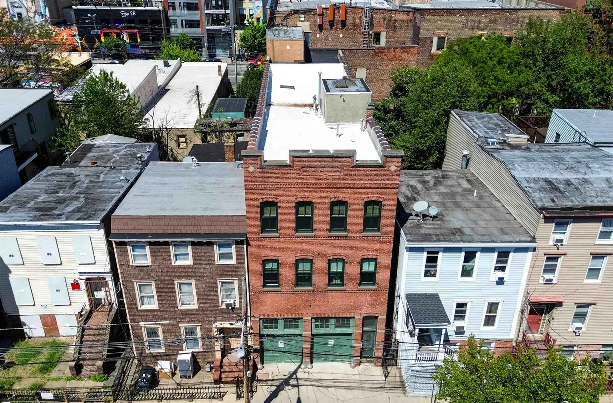 Jersey City/Hoboken Real Estate | View 50 Wayne St Unit# 3 | 2 Beds, 2 Baths