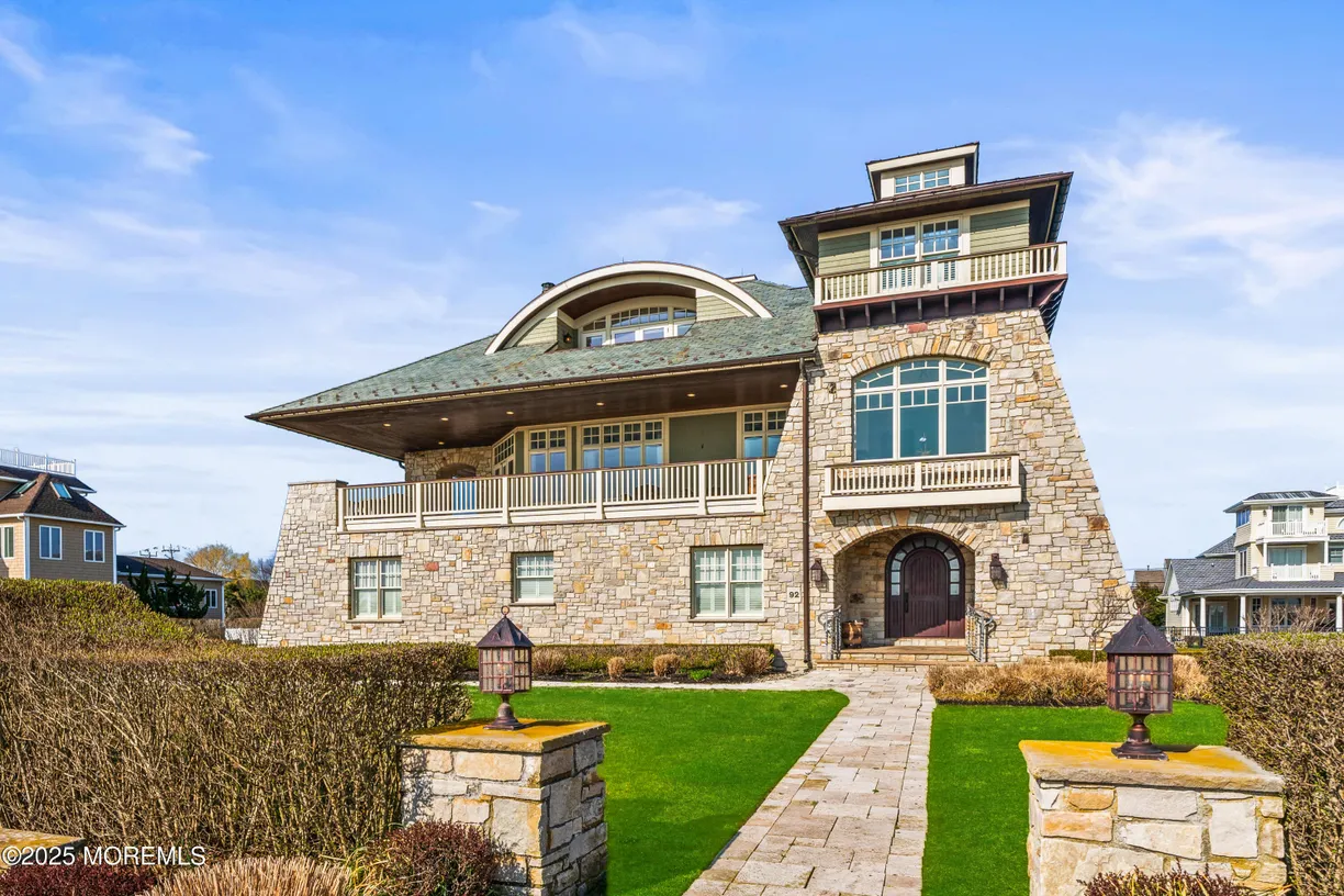 Rockland/Orange/NJ Real Estate | View 92 Ocean Avenue | 4 Beds, 3 Baths