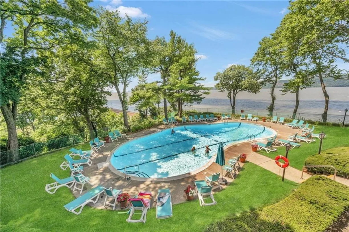 Westchester Real Estate | View 16 Rockledge Avenue #4MM-2 | 1 Bed, 1 Bath