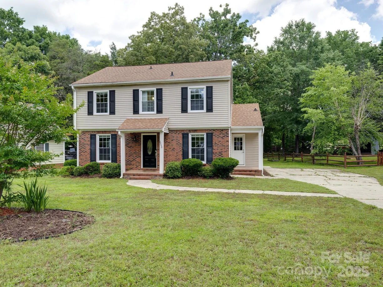 Charlotte Real Estate | View 2240 Lawton Bluff Road | 4 Beds, 2 Baths