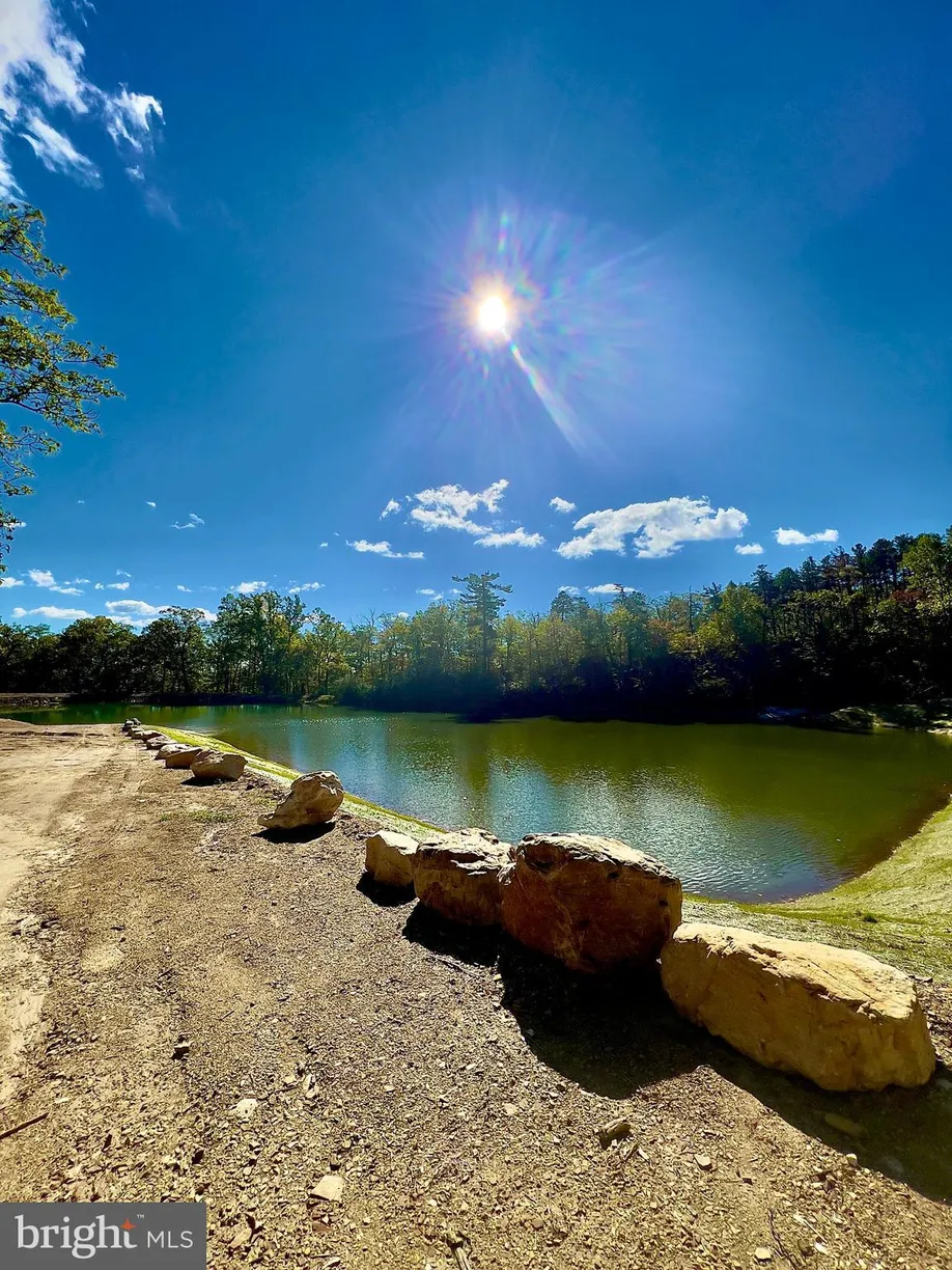 Washington Metro Area Real Estate | View Lot 17 Fox Trail | room 2