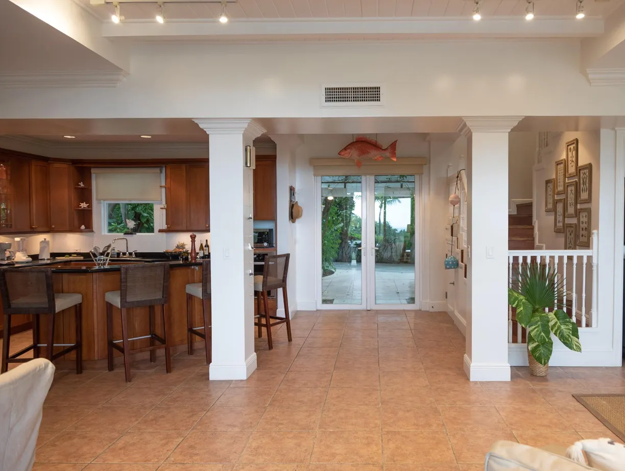 Bahamas Real Estate | View On The Water - 5-Bedroom Family Home with Dock | 7242795_1735914258401