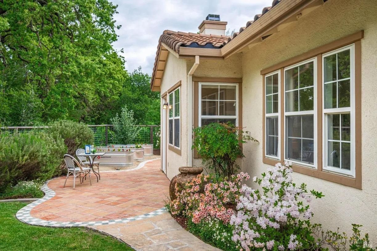 Northern California Real Estate | View 26 Big Leaf Court | 3 Beds, 2 Baths