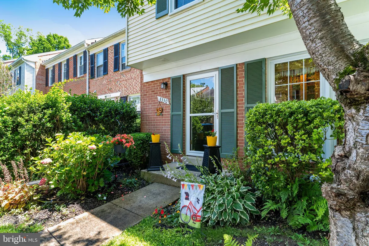 Washington Metro Area Real Estate | View 8330 Uxbridge Court | room 1