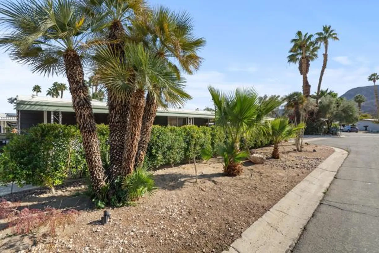 Northern California Real Estate | View 513 Cerritos Way | 2 Beds, 2 Baths