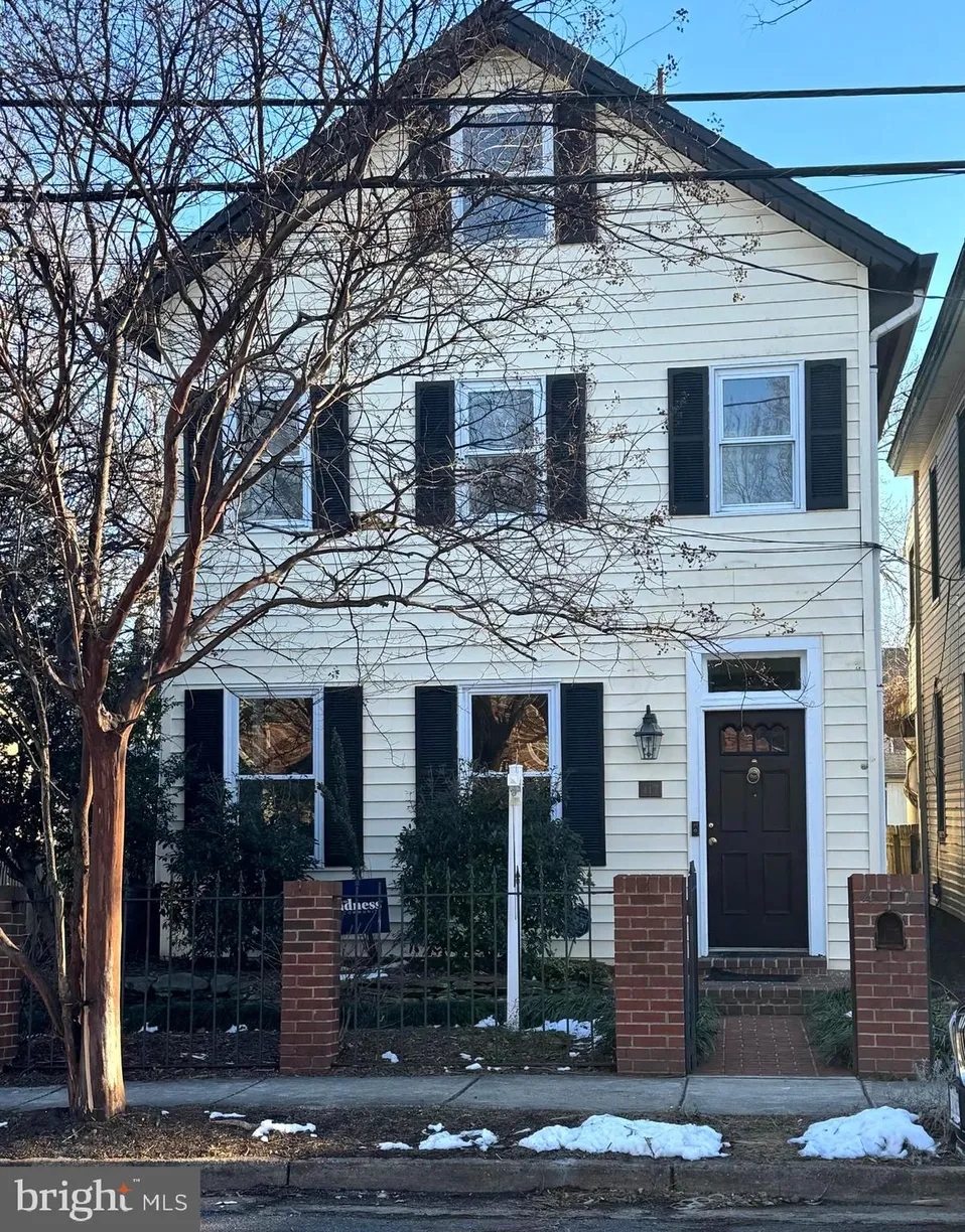 Washington Metro Area Real Estate | View 417 E Windsor Avenue | room 1