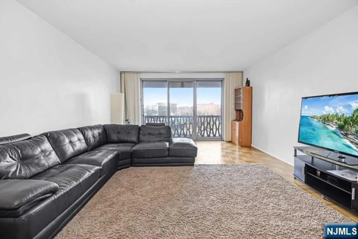 Bergen County Real Estate | View 2100 Linwood Avenue 5T | room 1