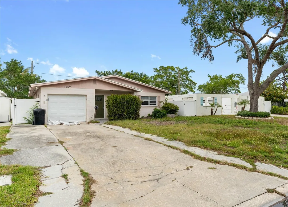 Sarasota/St. Petersburg Real Estate | View 1759 Massachusetts Avenue Ne | 3 Beds, 2 Baths
