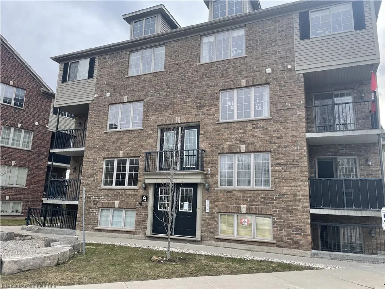 Ontario Real Estate | View 950 Highland Road W 4 | 3 Beds, 1 Bath