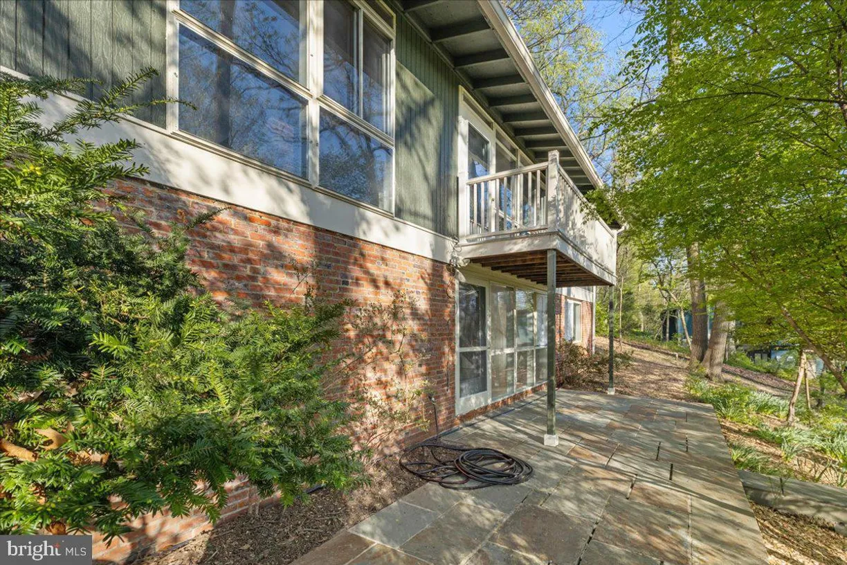 Washington Metro Area Real Estate | View 7211 Macarthur Boulevard | room 1