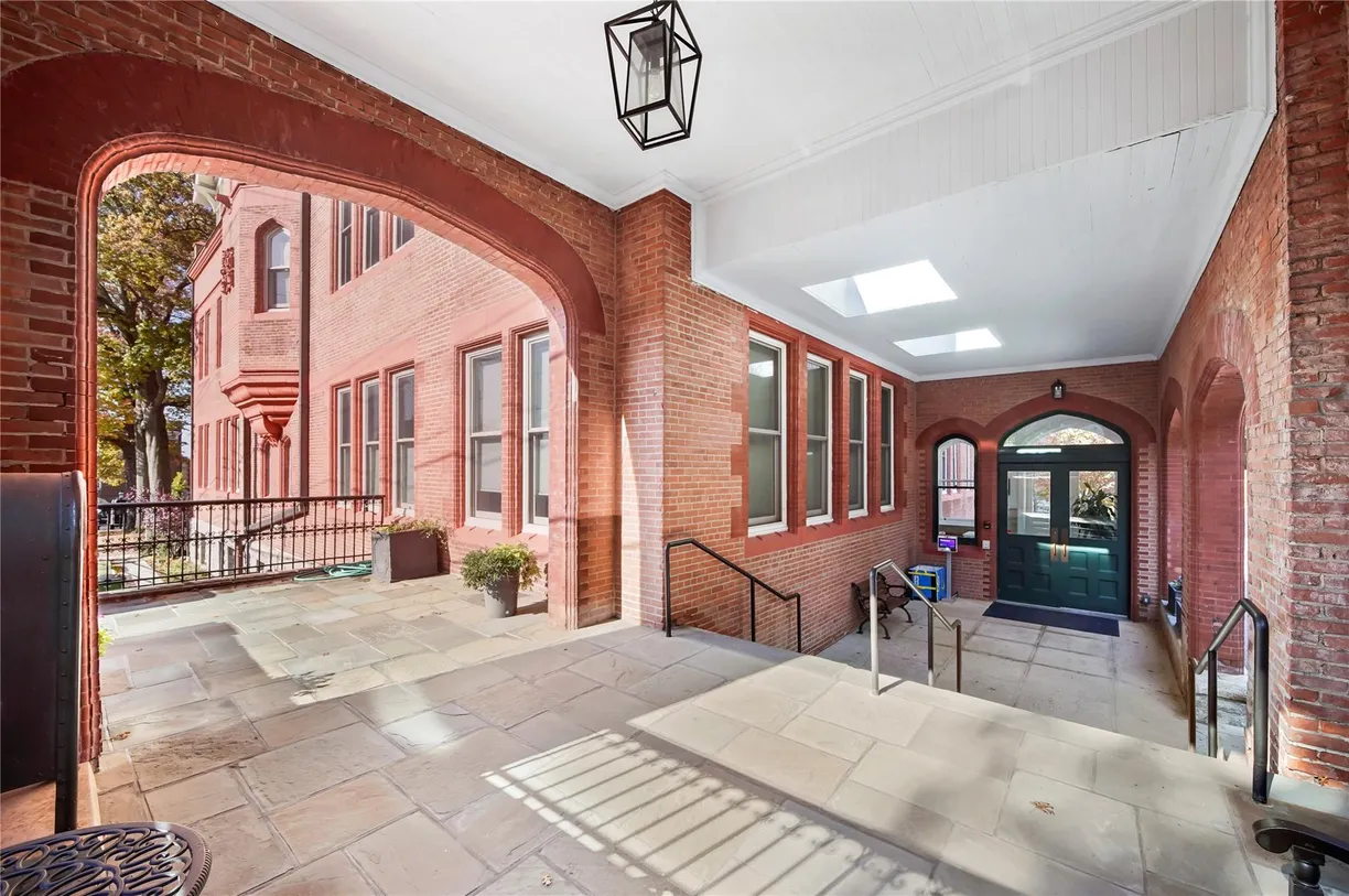 Westchester Real Estate | View 18 N Broadway #402 | room 2