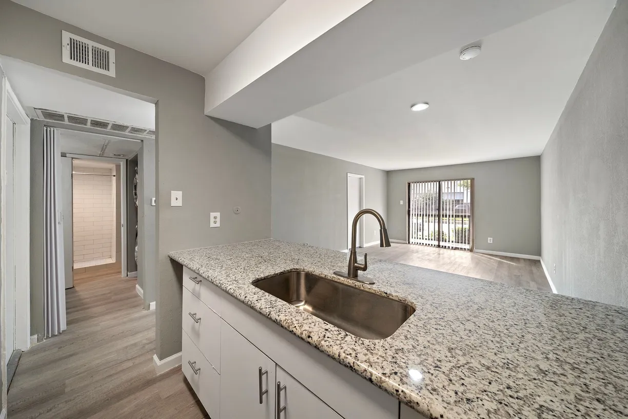 Houston Real Estate | View 10110 Forum West Drive #506 | 1 Bed, 1 Bath