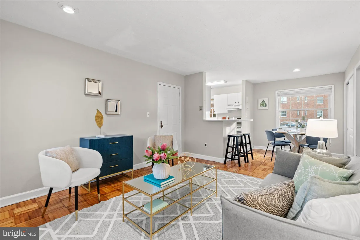 Washington Metro Area Real Estate | View 1622 W Abingdon Drive Unit# 102 | room 2