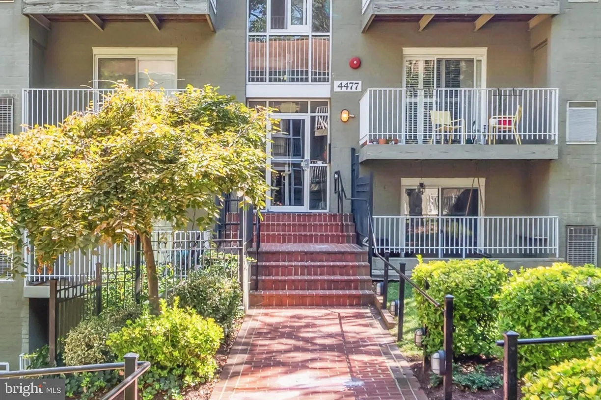 Washington Metro Area Real Estate | View 4477 B Street SE 104 | room 2