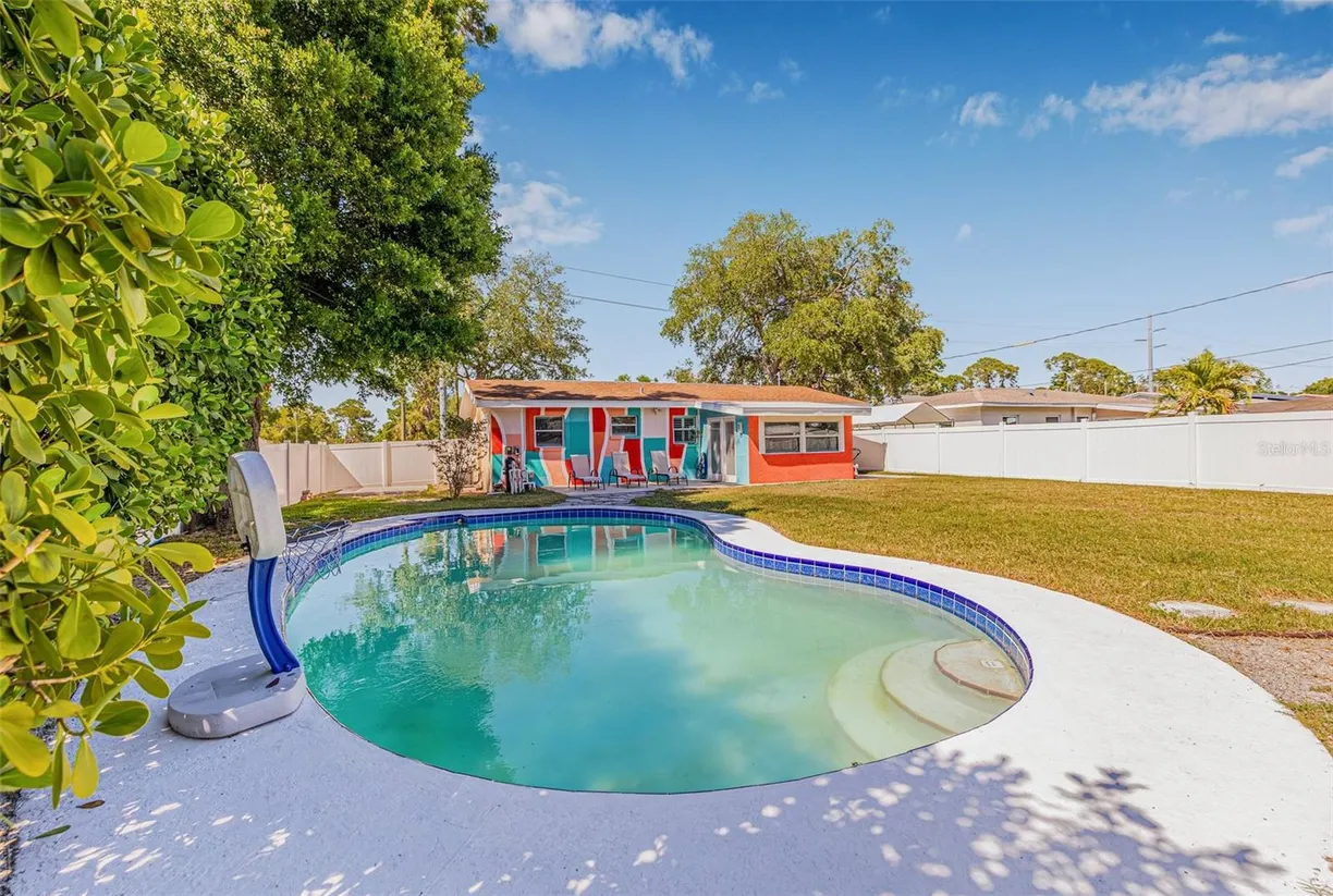 Sarasota/St. Petersburg Real Estate | View 5740 67th Avenue N | room 2