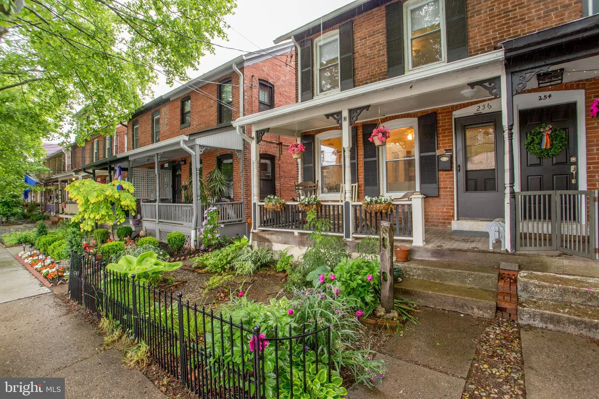 Central NJ/Bucks County, PA Real Estate | View 256 N Union Street | room 2
