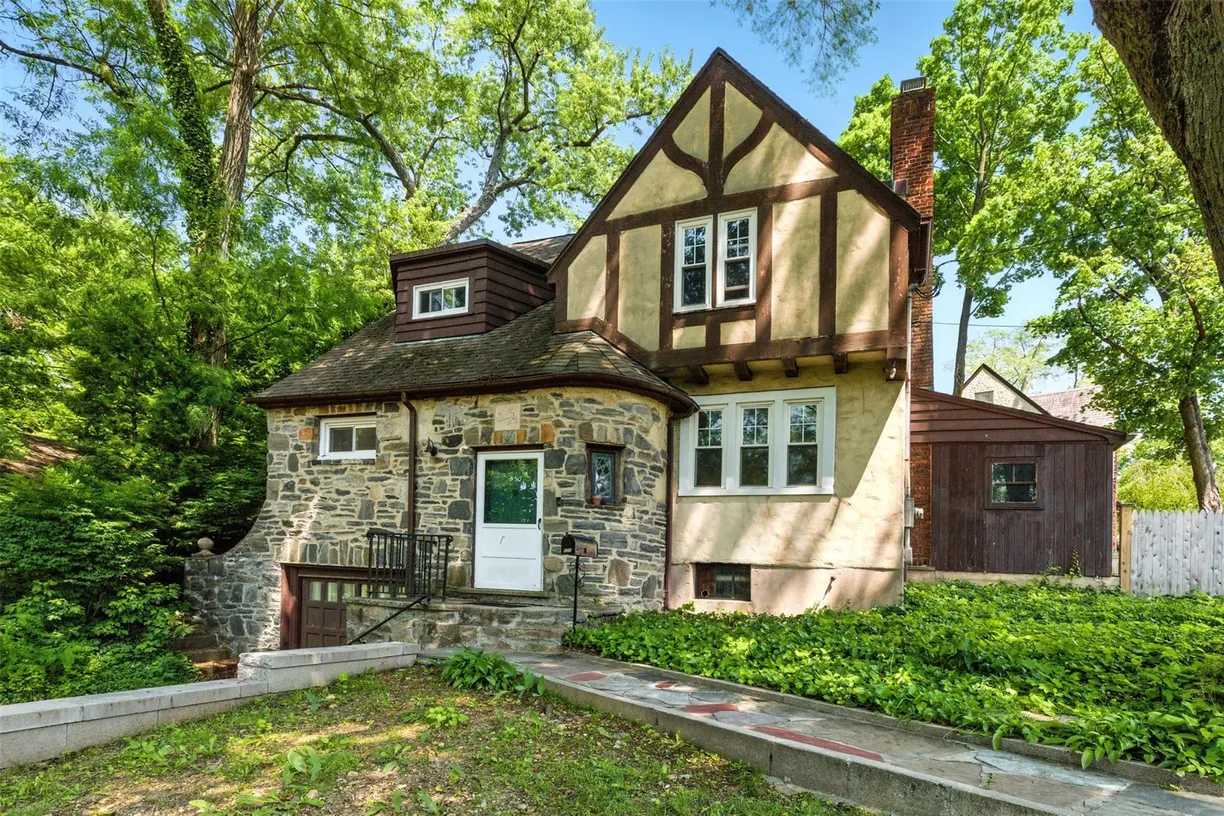Westchester Real Estate | View 1 Kennedy Place | room 1