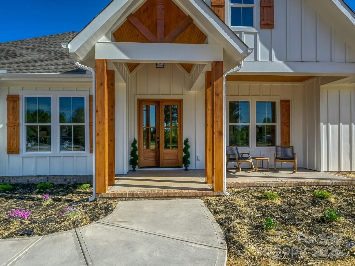 Charlotte Real Estate | View 1160 Springlake Road | room 1