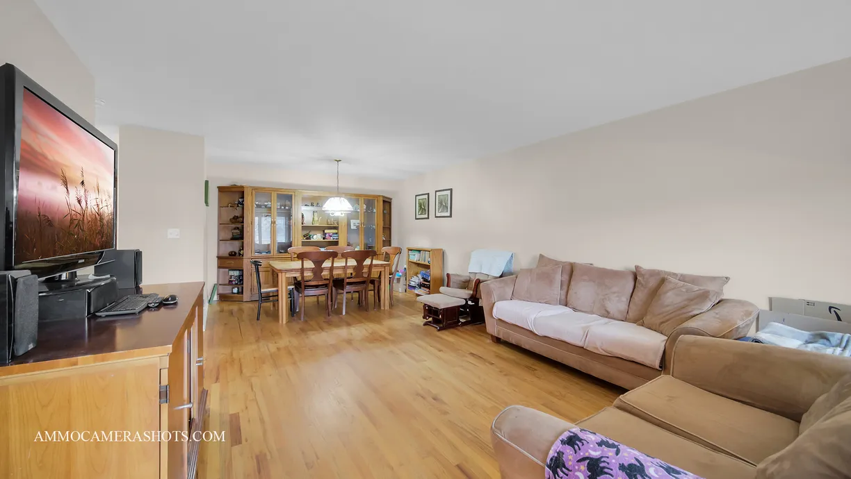 Chicago Real Estate | View 5450 Astor, 302 | room 2