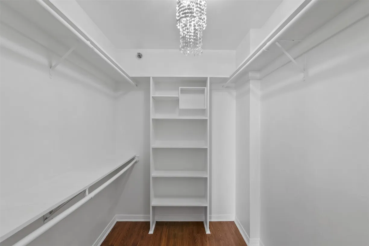 Houston Real Estate | View 3525 Sage Road #1507 | 1 Bed, 1 Bath