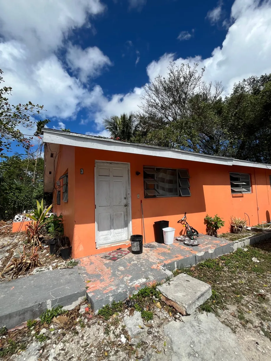 Bahamas Real Estate | View 3 Davis Street, Oakes Field #12 | 4 Beds, 1 Bath