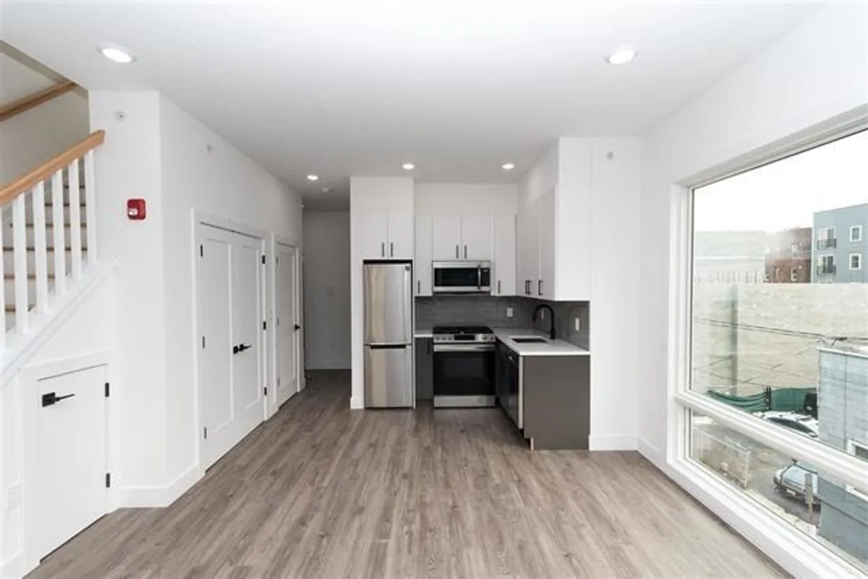 Jersey City/Hoboken Real Estate | View 396 Summit Ave Unit# 2F | room 1