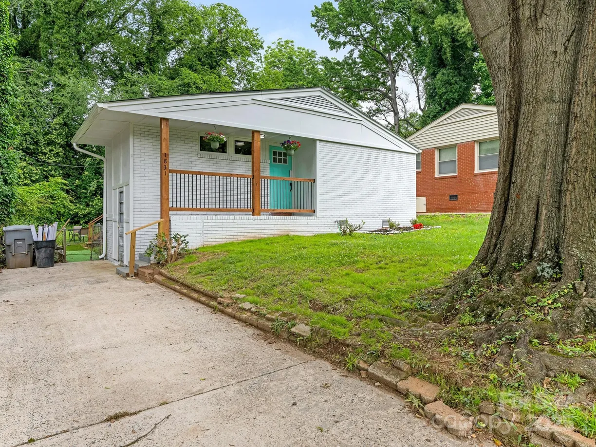 Charlotte Real Estate | View 1831 Erie Street | 3 Beds, 2 Baths