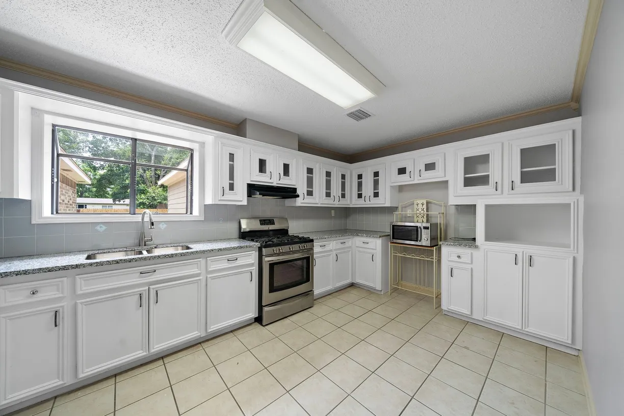 Houston Real Estate | View 22307 Saddlewood Drive | room 2