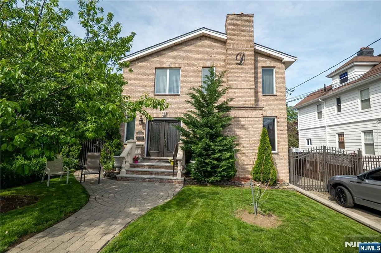 Bergen County Real Estate | View 65 Washington 2 | 2 Beds, 1 Bath