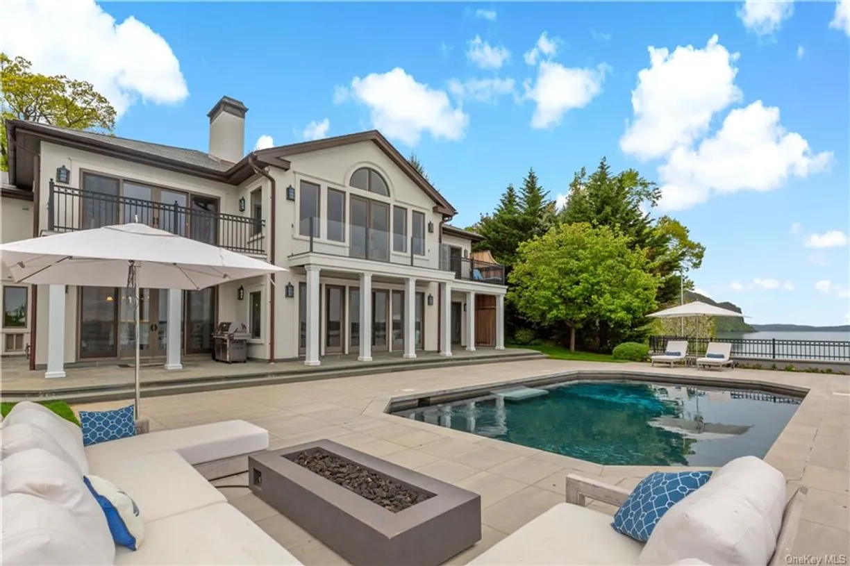 Westchester Real Estate | View 11 Tompkins Court | room 2