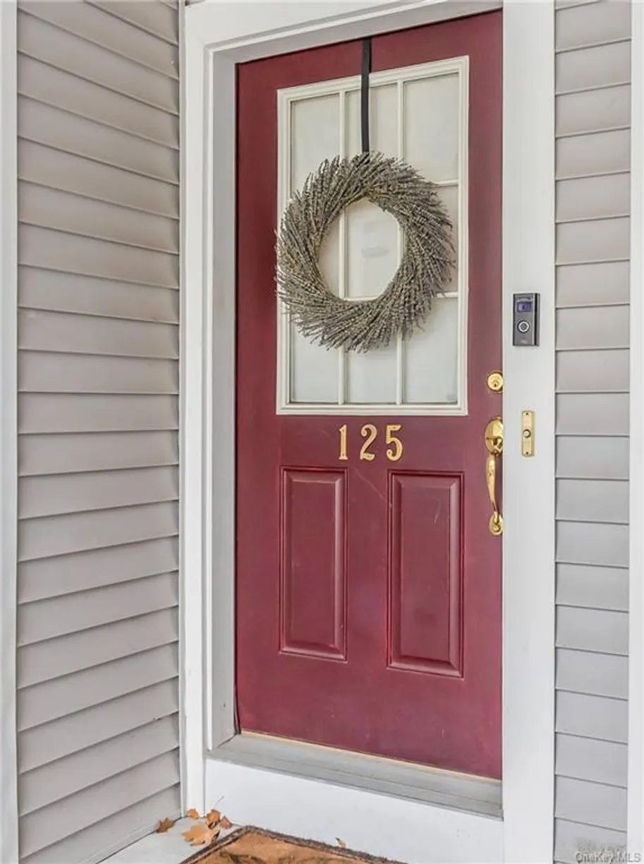 Westchester Real Estate | View 125 Riverbend Drive | room 1