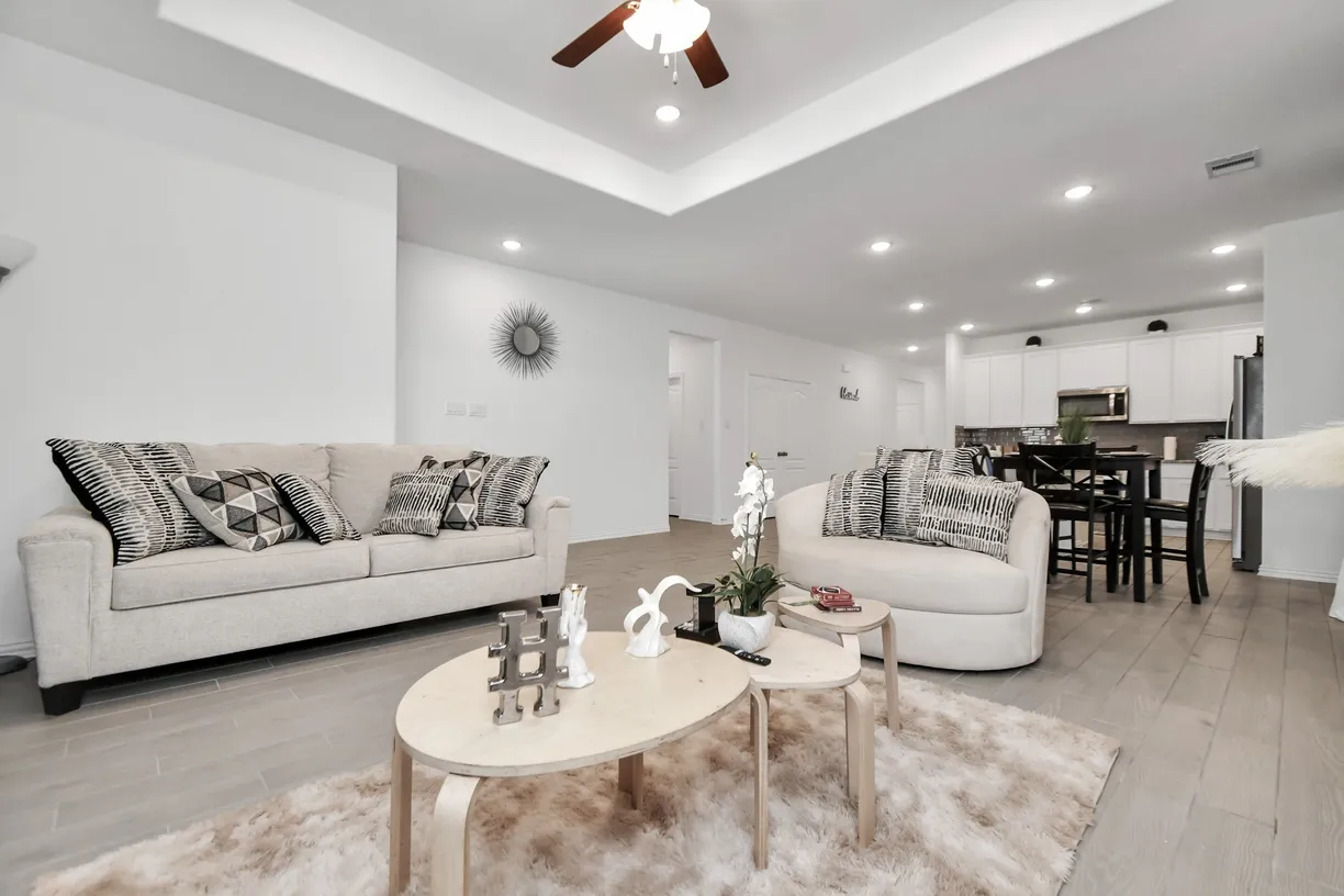 Houston Real Estate | View 8034 Royal Palm Drive | room 2
