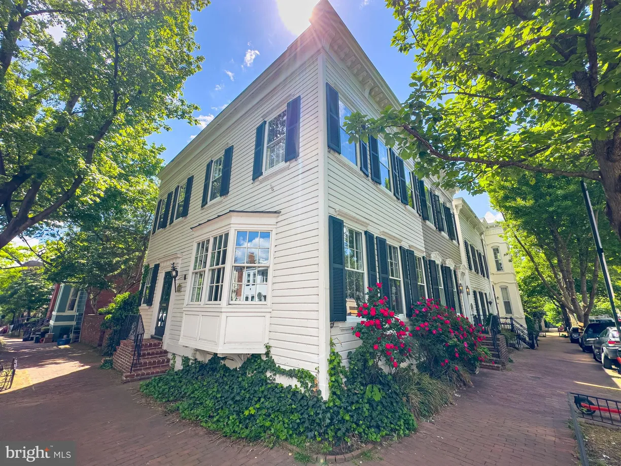 Washington Metro Area Real Estate | View 3344 P Street NW | room 1
