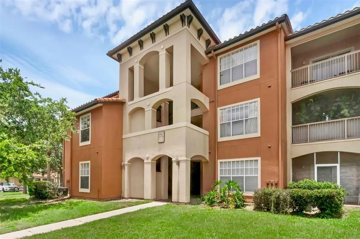Central Florida Real Estate | View 5512 Metrowest Boulevard Unit# 201 | 3 Beds, 2 Baths