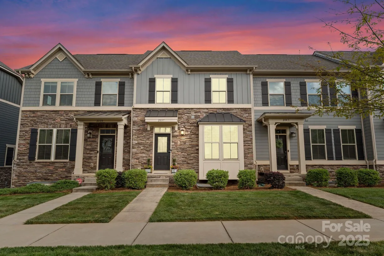 Charlotte Real Estate | View 2037 Birchside Drive | 3 Beds, 2 Baths