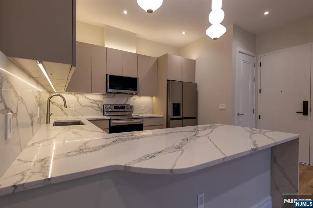 Bergen County Real Estate | View 1722 Springfield 207 | room 1