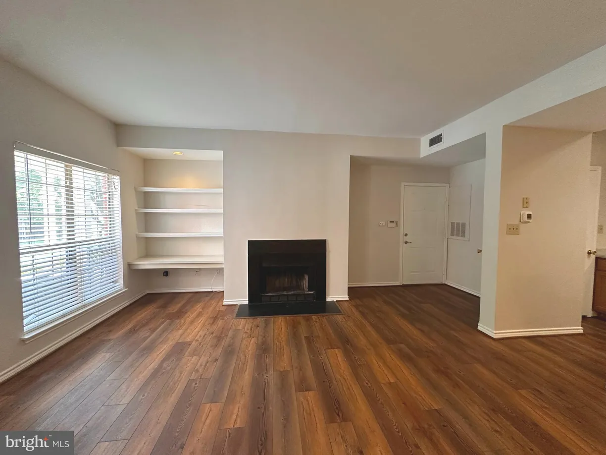 Washington Metro Area Real Estate | View 12155 Penderview Terrace Unit# 804 | room 2