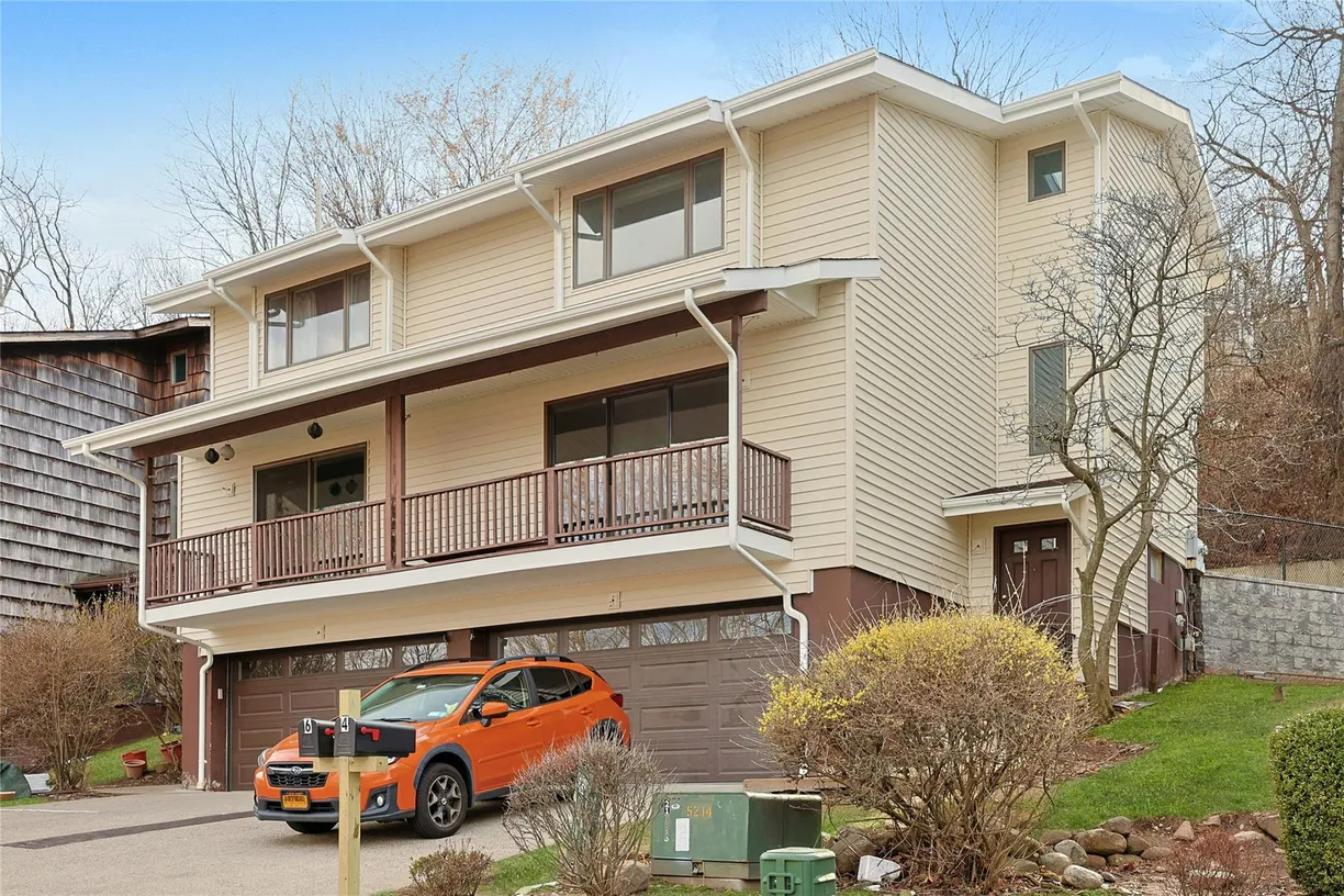 Rockland/Orange/NJ Real Estate | View 14 Longview Court Unit# 14 | room 2