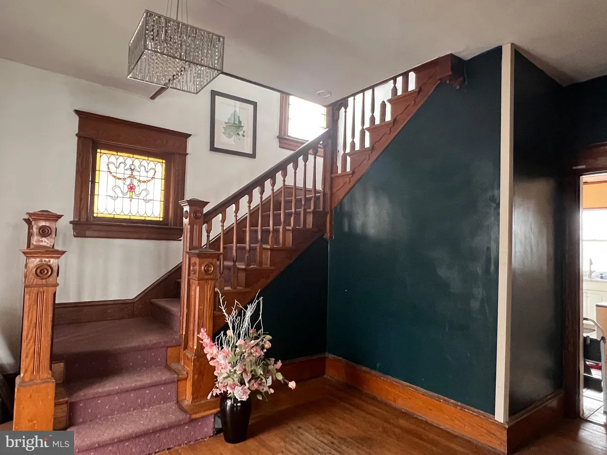 Jersey City/Hoboken Real Estate | View 219 Vanneman Avenue | room 2