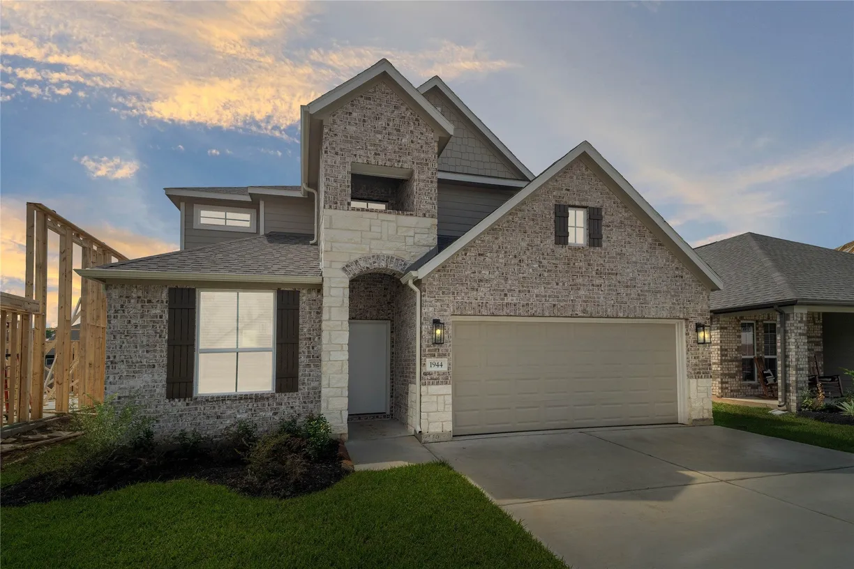 Houston Suburbs Real Estate | View 1944 Scarlet Yaupon Way | 4 Beds, 3 Baths