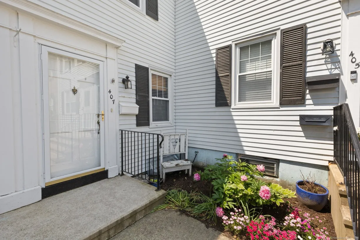 Greenwich Real Estate | View 407 Sylvan Knoll Road | room 1