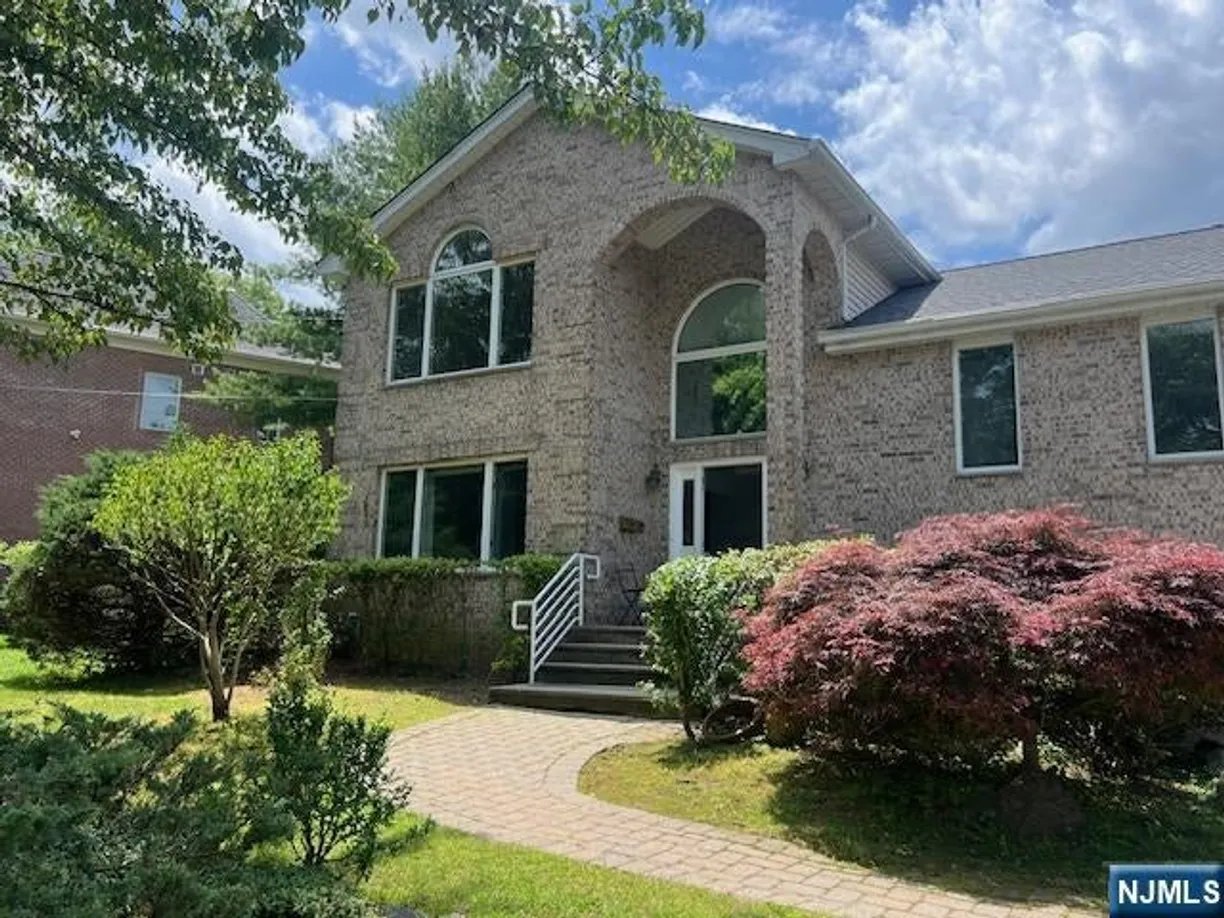 Bergen County Real Estate | View 55 Walker | 5 Beds, 2 Baths