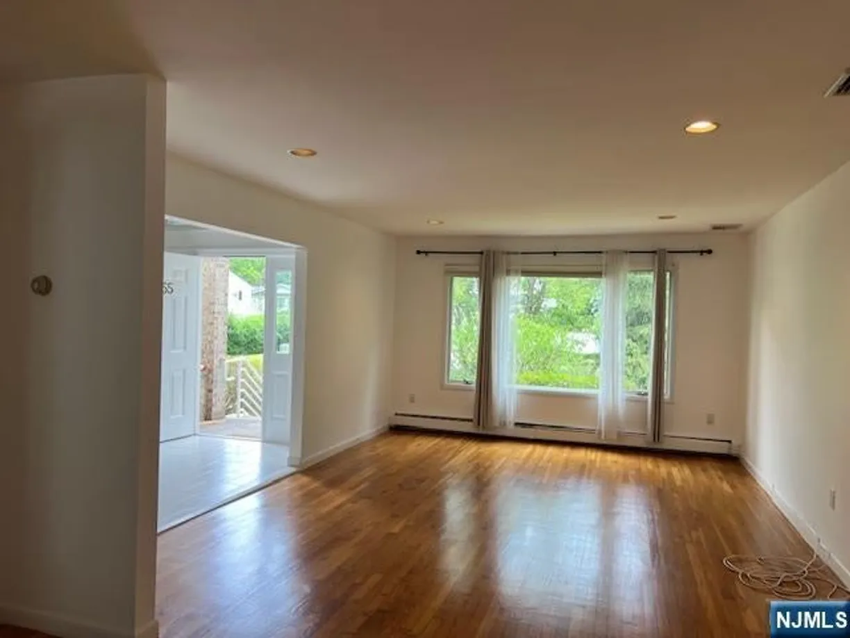 Bergen County Real Estate | View 55 Walker | room 1
