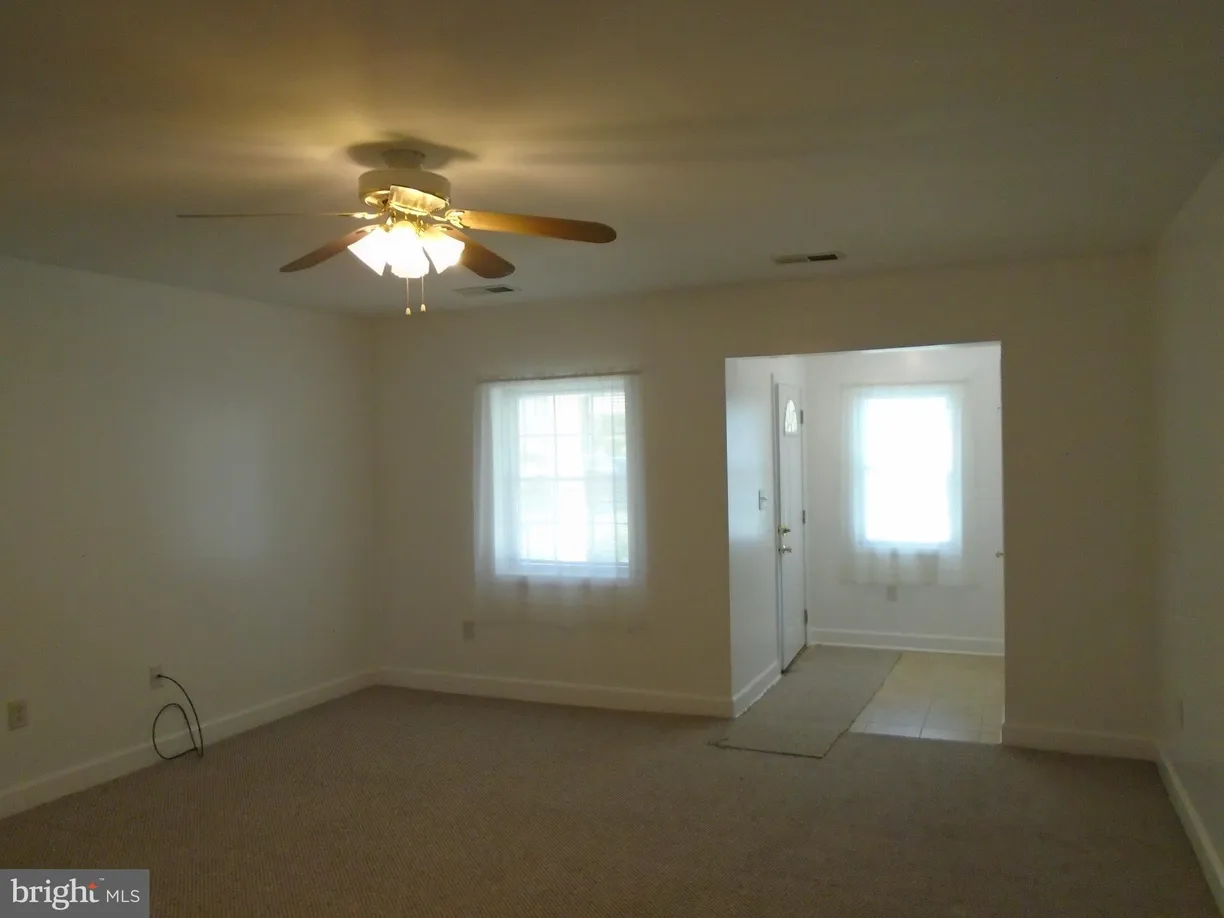 Washington Metro Area Real Estate | View 17813 B Willow Road | room 1