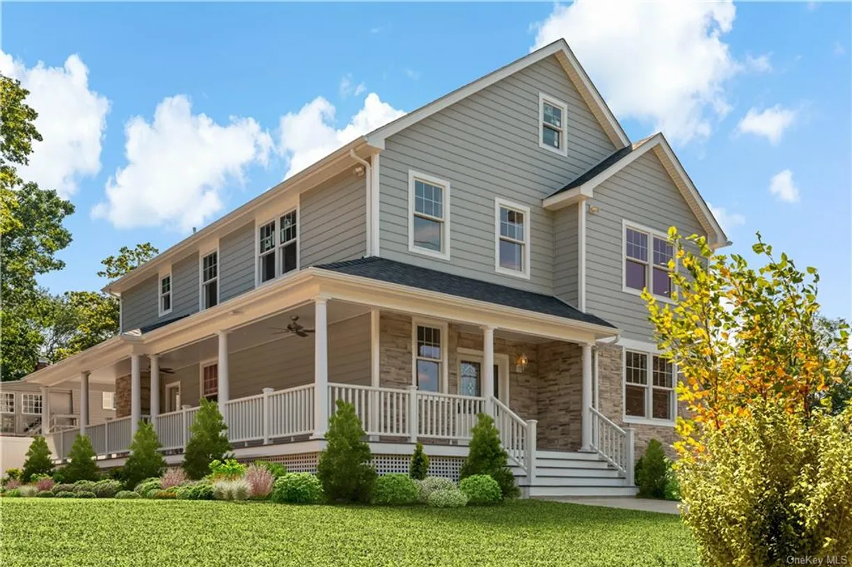 Westchester Real Estate | View 1 Ivy Place | 5 Beds, 4 Baths