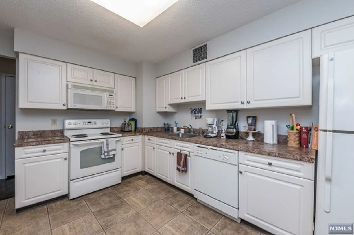 Rockland/Orange/NJ Real Estate | View 326 Prospect Avenue Unit# 5C | room 5 | View 6