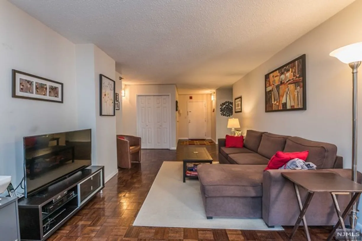 Rockland/Orange/NJ Real Estate | View 326 Prospect Avenue Unit# 5C | room 2 | View 3