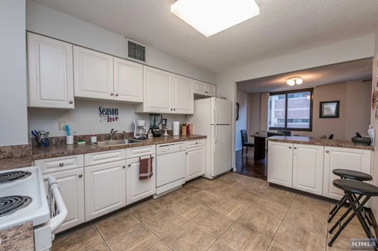 Rockland/Orange/NJ Real Estate | View 326 Prospect Avenue Unit# 5C | room 4 | View 5