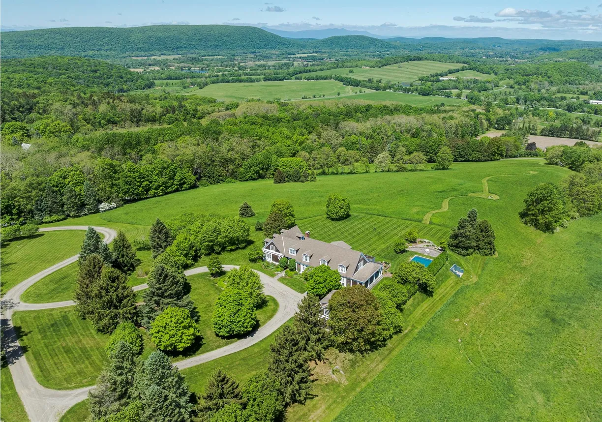 Hudson Valley Real Estate | View 310 Carpenter Hill Road | 5 Beds, 4 Baths
