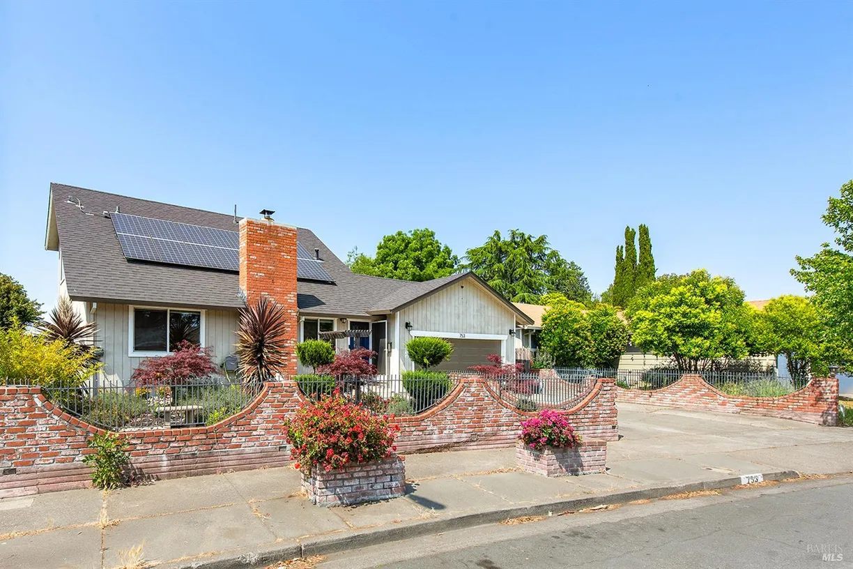 Northern California Real Estate | View 753 W 8th Street | room 1